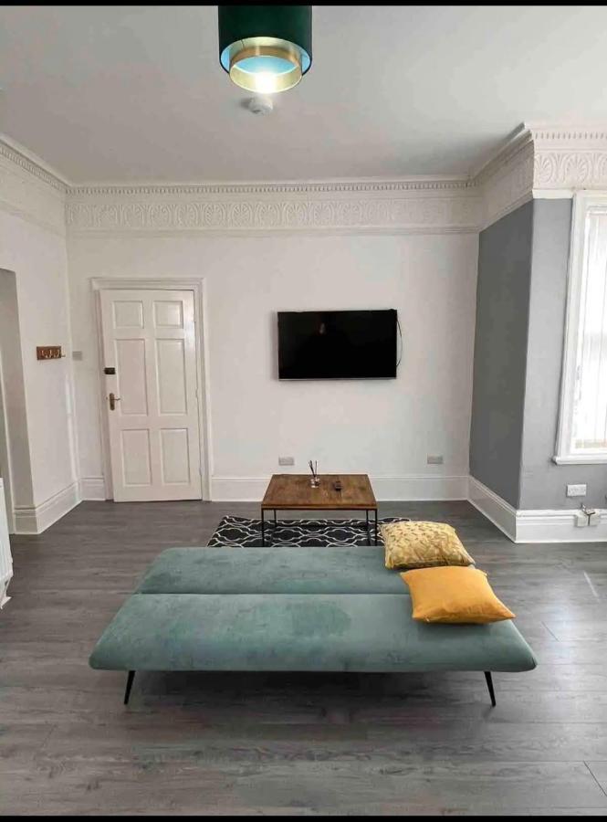 Lovely 1-Bedroom Apartment, Free Street Parking Newcastle-upon-Tyne Exteriör bild