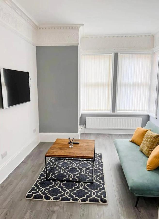 Lovely 1-Bedroom Apartment, Free Street Parking Newcastle-upon-Tyne Exteriör bild