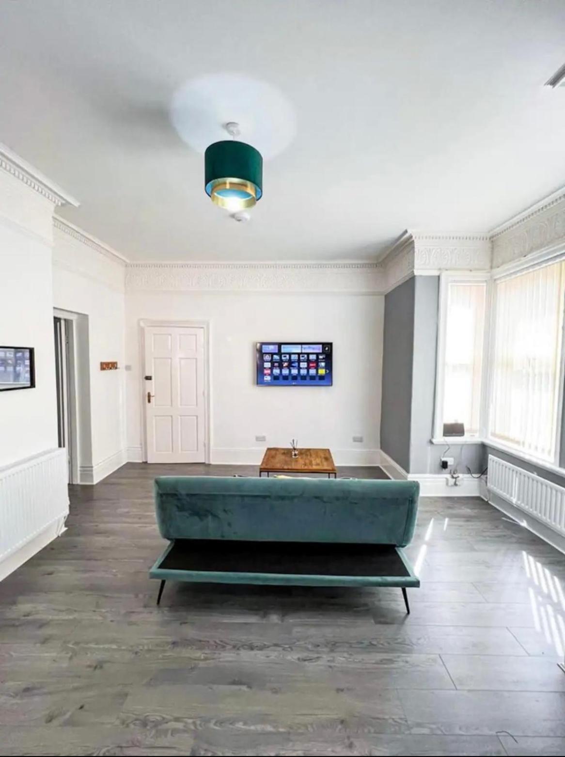 Lovely 1-Bedroom Apartment, Free Street Parking Newcastle-upon-Tyne Exteriör bild